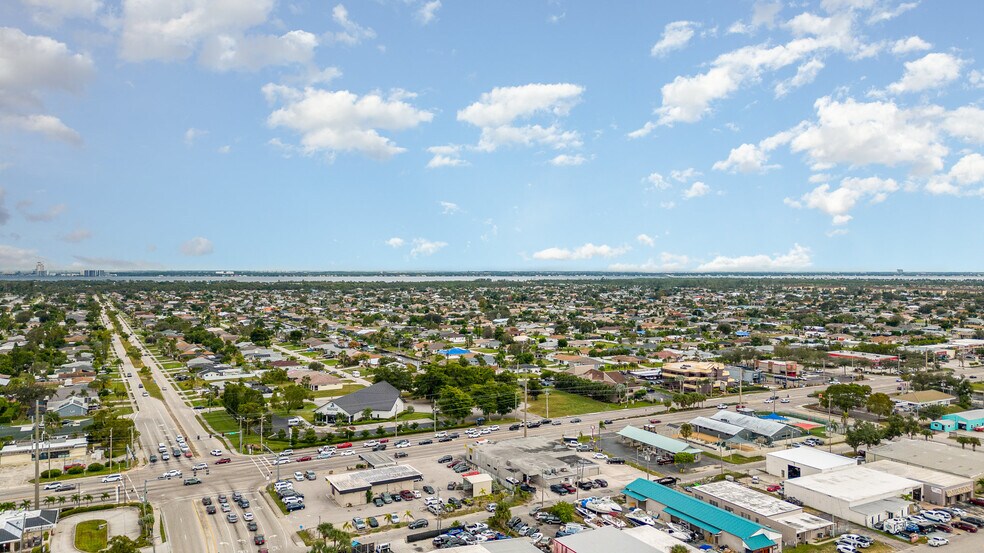 More Photos Of 910-912 Del Prado Blvd S, Cape Coral Freestanding For Lease