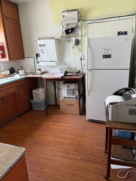 More Photos Of 13175 Paramount Blvd, South Gate Office For Sale