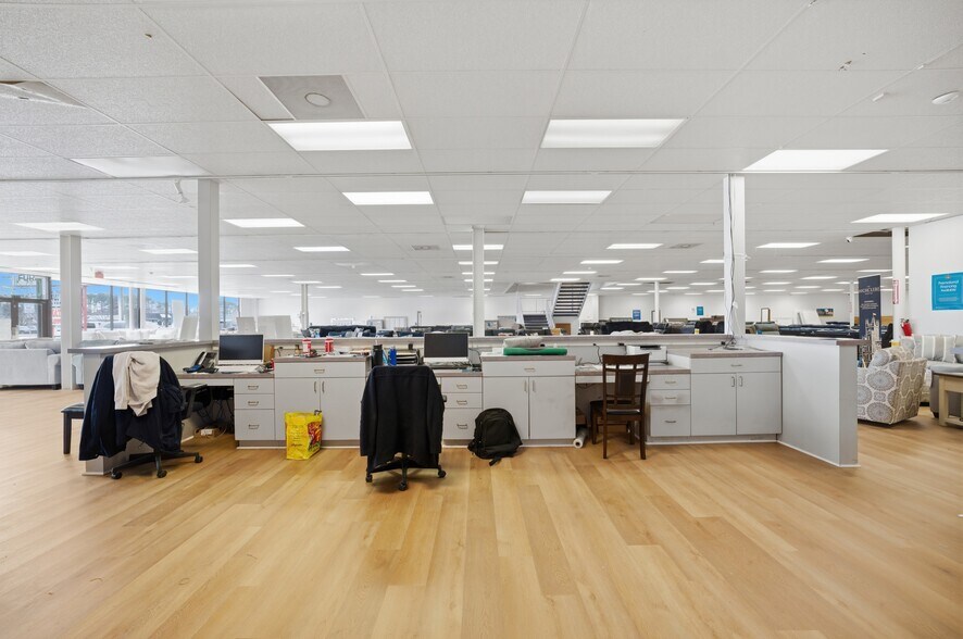 More Photos Of 6542 E Virginia Beach Blvd, Norfolk Freestanding For Sale