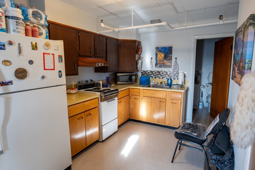 More Photos Of 4 Market Sq, Houlton Office For Sale