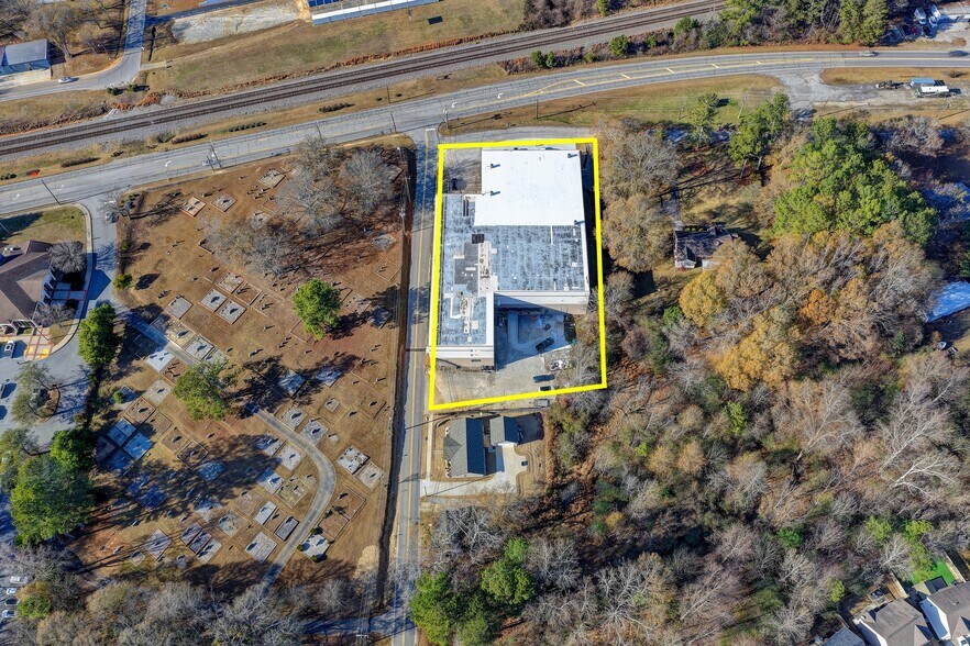 More Photos Of 4784 Cantrell Rd, Flowery Branch Warehouse For Sale