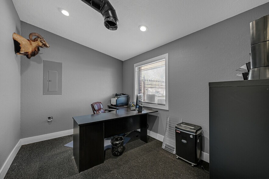 More Photos Of 602 Spencer Hwy, South Houston Medical For Sale