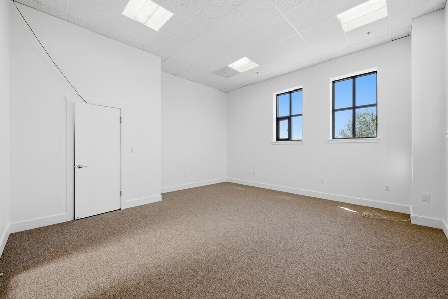 More Photos Of 1435 Technology Ln, Petaluma Research And Development For Sale