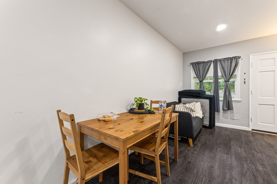 More Photos Of 1717 E Chevy Chase Dr, Glendale Multifamily For Sale