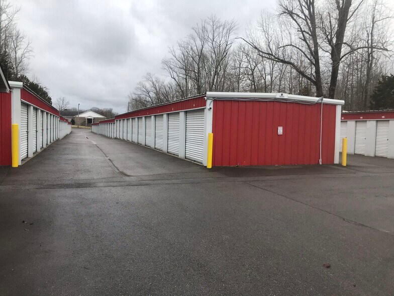 More Photos Of 2292 Highway 48, Clarksville Self Storage For Sale