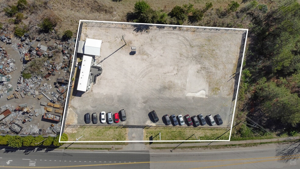 Primary Photo Of 1155 S Main St, Clover Auto Dealership For Lease