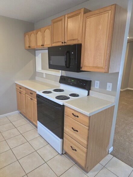 More Photos Of 593-621 Glen Ct, Lansing Apartments For Sale