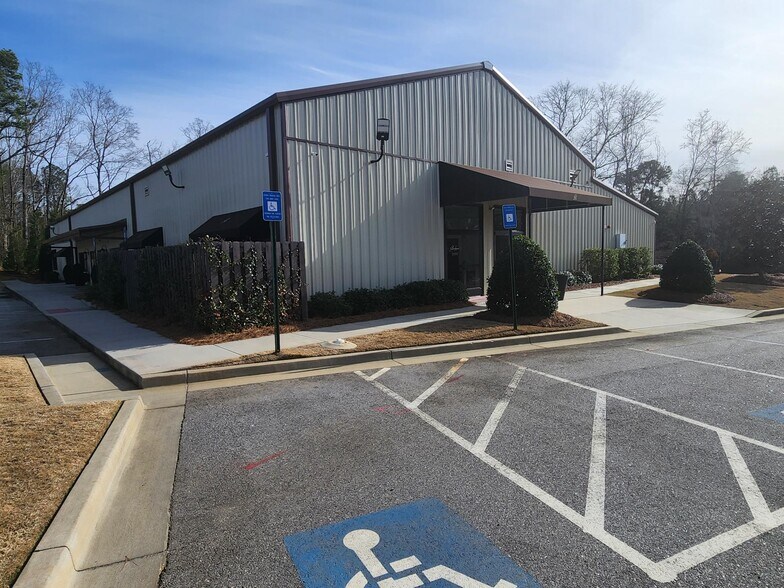 More Photos Of 232 Bordeaux Dr, Thomson Specialty For Sale