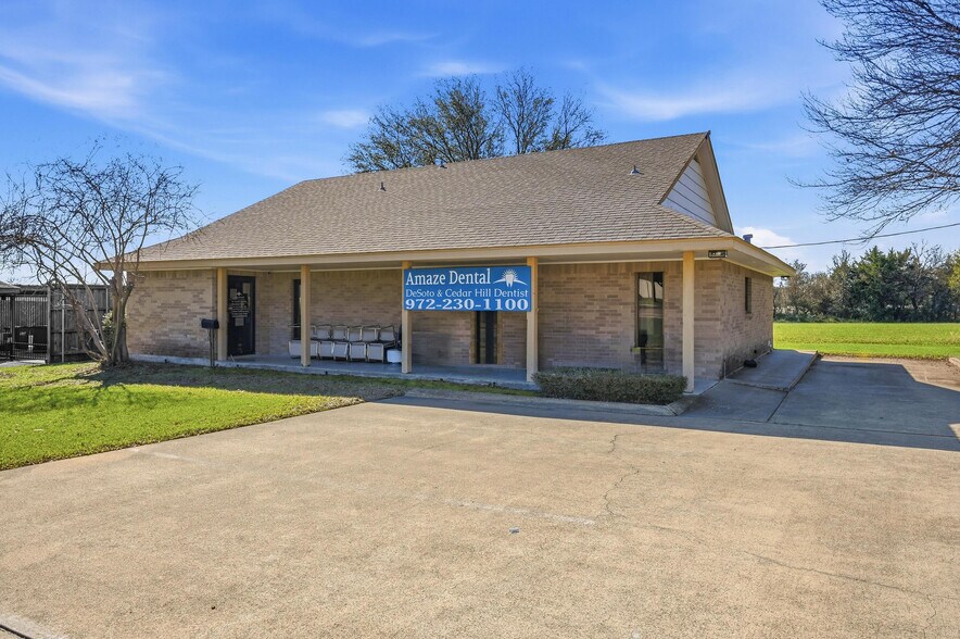 Primary Photo Of 216 Dalton Dr, DeSoto Office For Lease