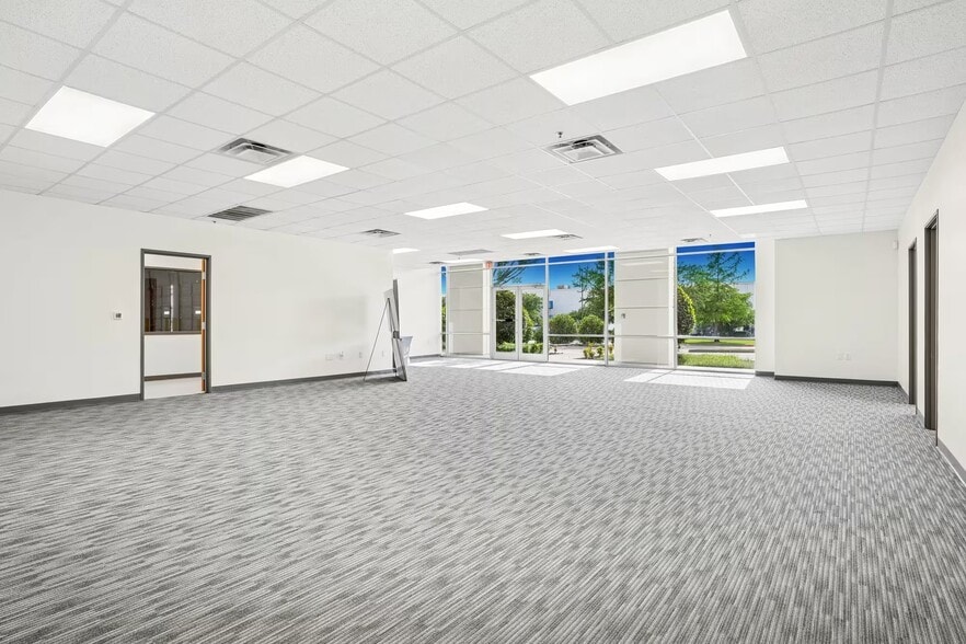 More Photos Of 615 Westport Pky, Grapevine Unknown For Lease