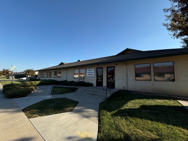 Primary Photo Of 1413 Bailey Dr, Hanford Office For Lease