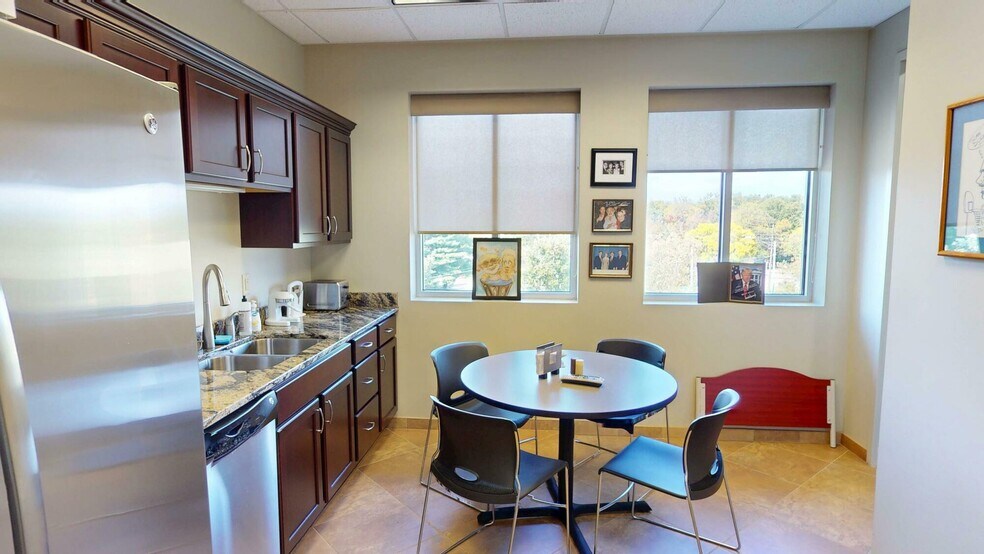 More Photos Of 12500 Reed Hartman Hwy, Cincinnati Office For Lease