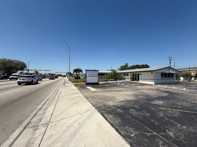 More Photos Of 9611 SW 40th St, Miami Medical For Sale