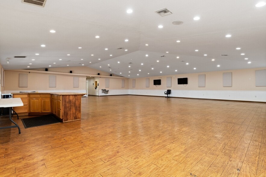 More Photos Of 2421 Tamiami Trl, Port Charlotte Office For Sale