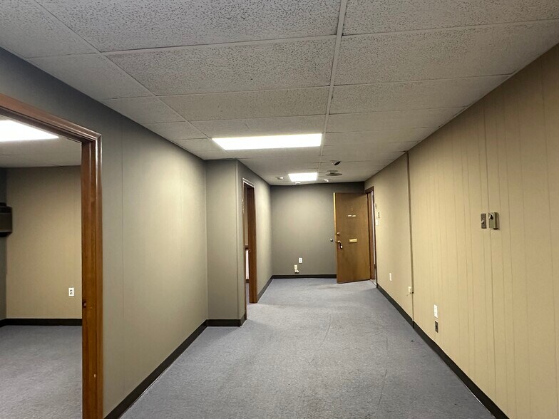 More Photos Of 53 Connecticut Blvd, East Hartford Office For Lease