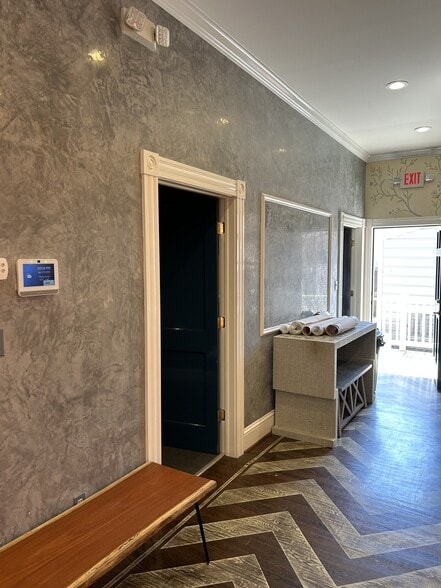 More Photos Of 3113 Norfolk St, Richmond Loft Creative Space For Lease