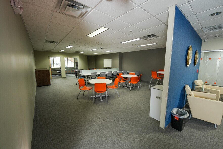 More Photos Of 65 Harristown Rd, Glen Rock Office For Lease