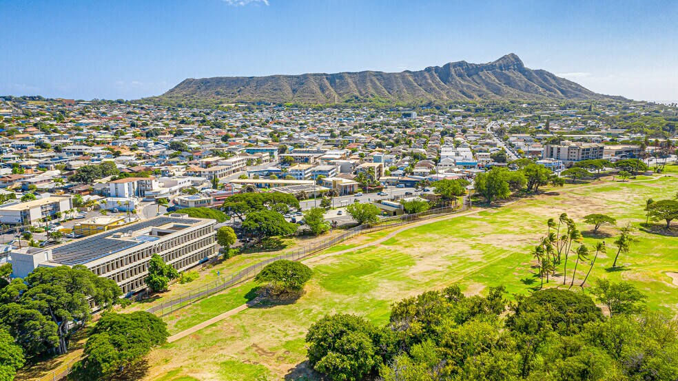 More Photos Of 614 Kapahulu Ave, Honolulu Office For Sale
