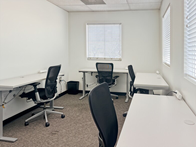 More Photos Of 325 S Stemmons Fwy, Lewisville Coworking Space