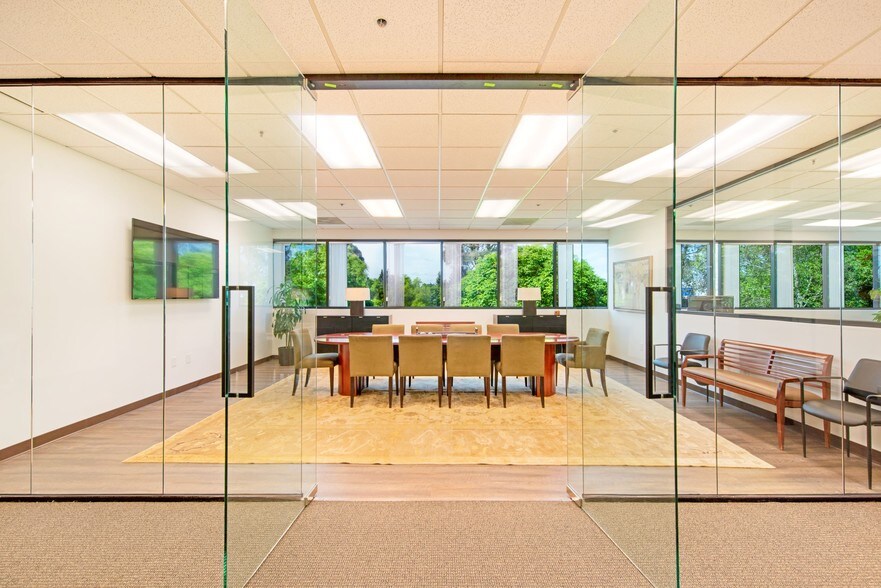 More Photos Of 1304 Southpoint Blvd, Petaluma Office For Lease