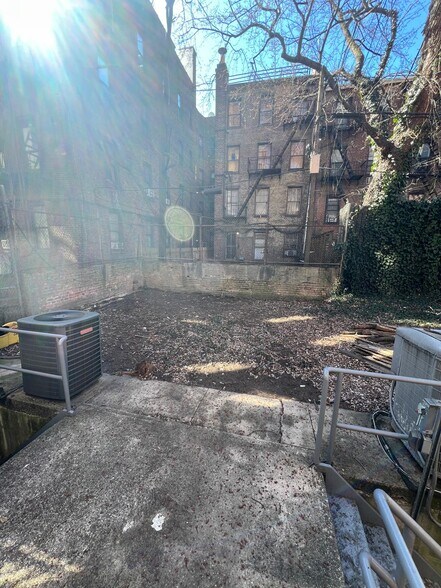 More Photos Of 502A Atlantic Ave, Brooklyn Storefront Retail Residential For Lease