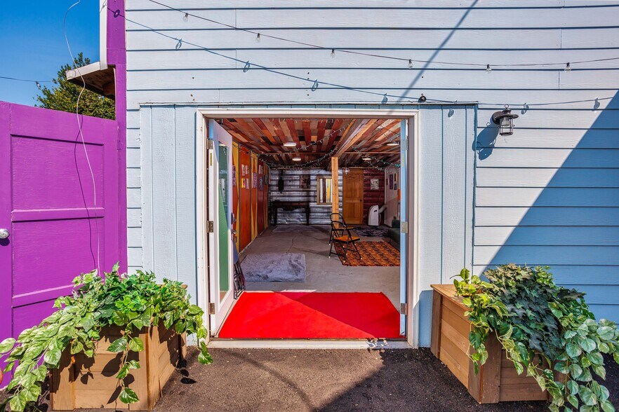 More Photos Of 6063 NE Glisan St, Portland Storefront Retail Residential For Sale