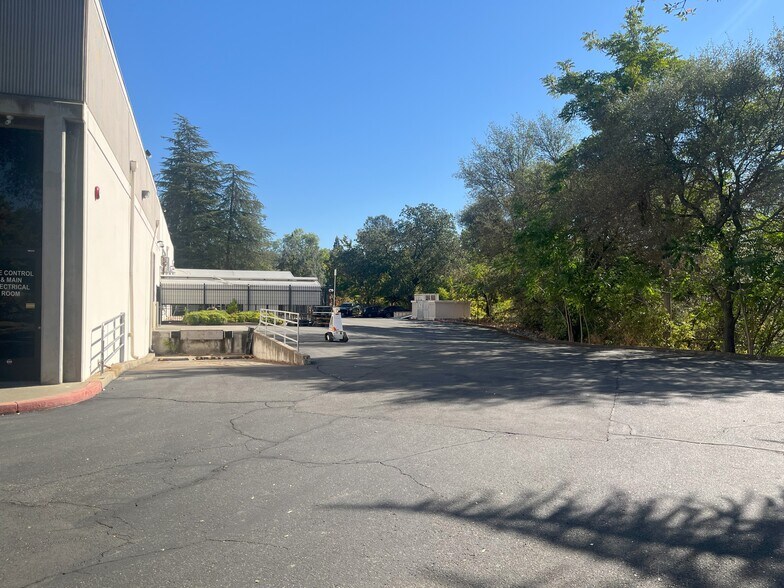 More Photos Of 140 Blue Ravine Rd, Folsom Showroom For Sale