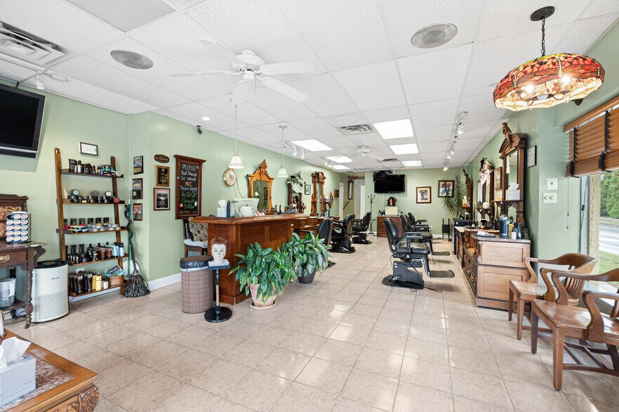 More Photos Of 2501 W Chester Pike, Broomall Storefront Retail Residential For Sale