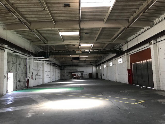 More Photos Of 422 W Rosecrans Ave, Gardena Warehouse For Sale