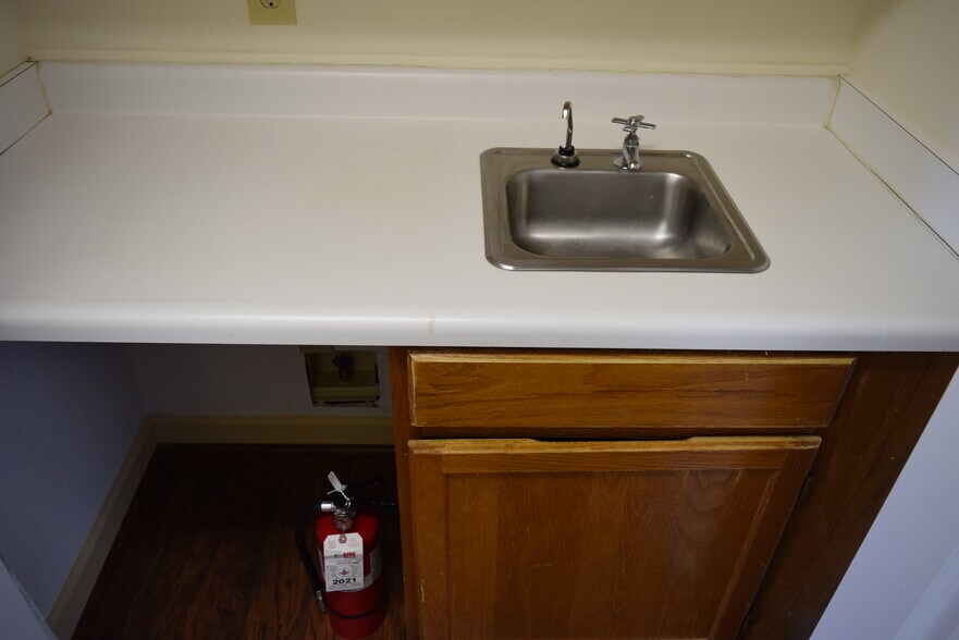 More Photos Of 596 Executive Pl, Fayetteville Office For Sale