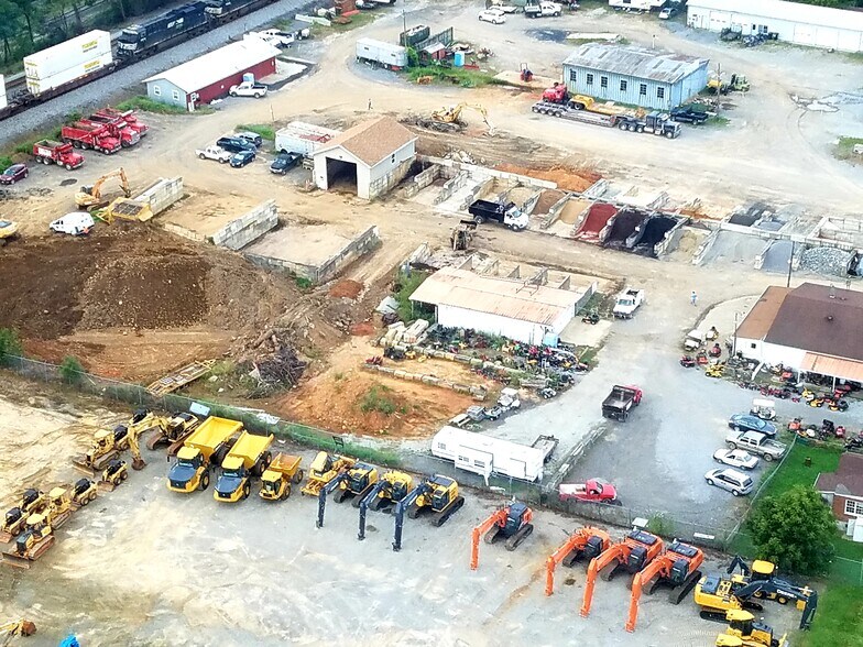 More Photos Of 3954 W Main St, Salem Freestanding For Sale