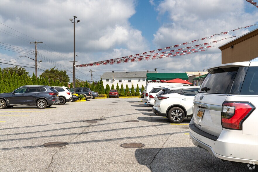 More Photos Of 16320 Crossbay Blvd, Howard Beach Supermarket For Sale