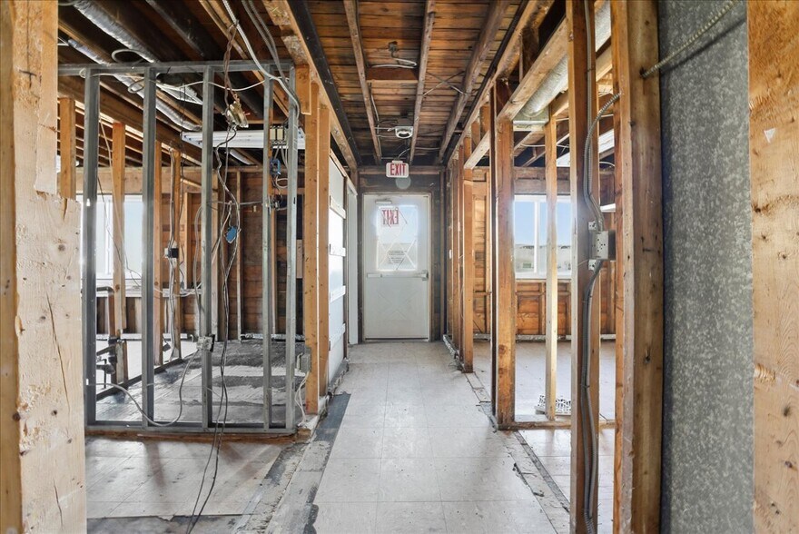 More Photos Of 2132 Central Park Ave, Yonkers Freestanding For Sale