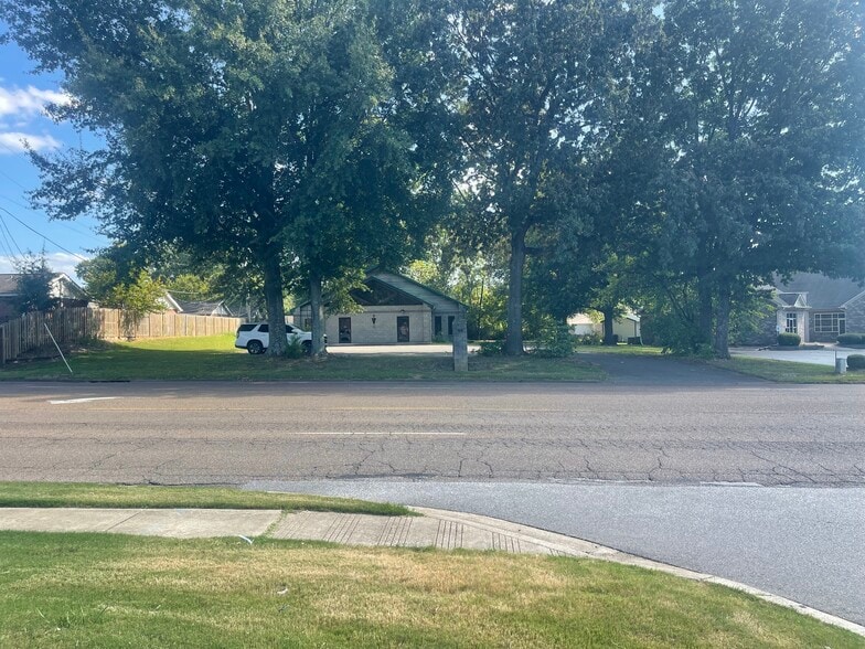 More Photos Of 84 W University Pky, Jackson General Retail For Sale