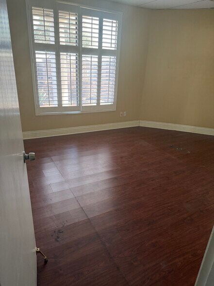 More Photos Of 2955 E Sunset Rd, Las Vegas Unknown For Lease