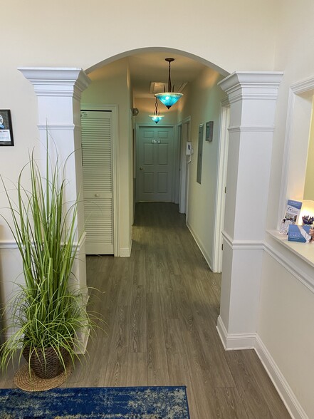 More Photos Of 8833 Perimeter Park Blvd, Jacksonville Medical For Lease