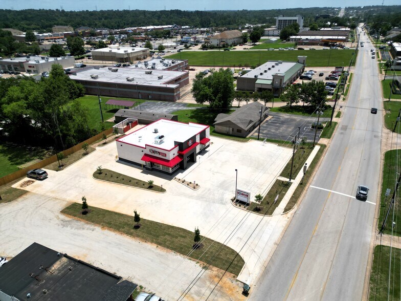More Photos Of 5308 Old Bullard Rd, Tyler Freestanding For Lease