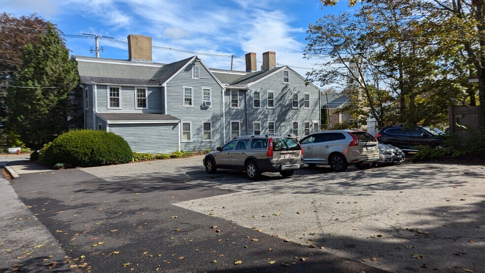 More Photos Of 171 High St, Newburyport Freestanding For Lease