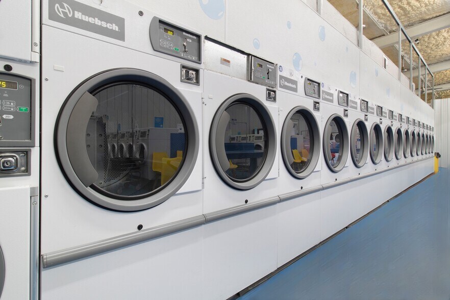 More Photos Of 118 Emory Sr, Trinity Distribution For Sale