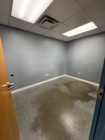 More Photos Of 3040 N Ohio St, Wichita Industrial For Sale