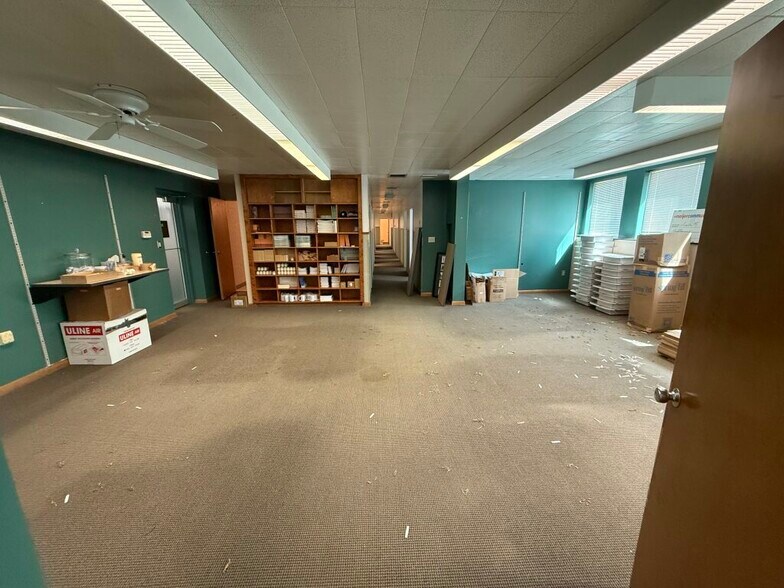 More Photos Of 601 Michigan Ave, Holland Office For Sale
