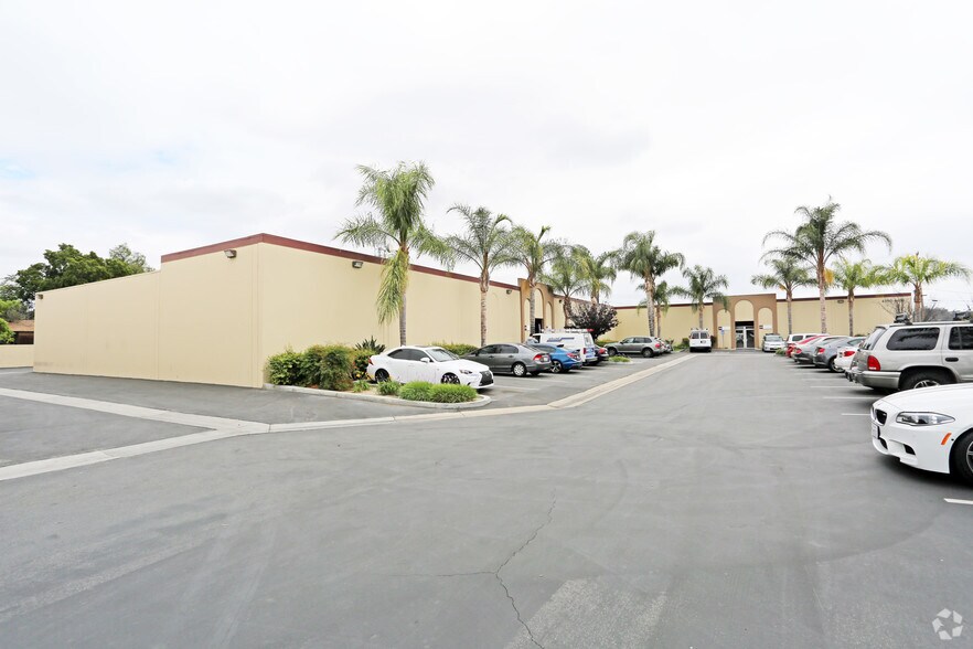 Primary Photo Of 4390-4404 E La Palma Ave, Anaheim Warehouse For Lease