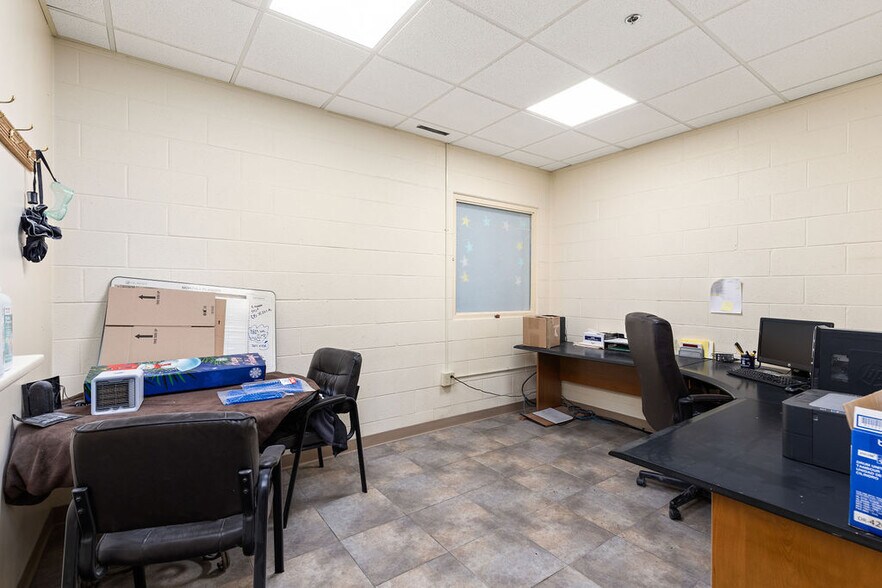 More Photos Of 2000 Ashley Rd, Morris Manufacturing For Lease