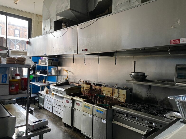 More Photos Of 311 S Patton Ave, Springfield Storefront For Sale