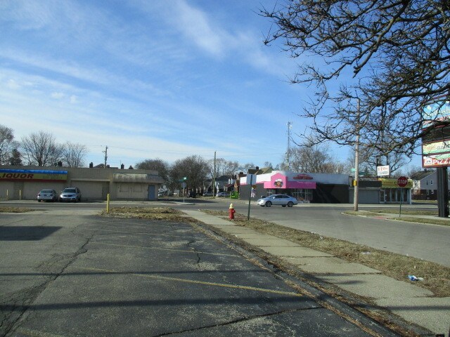 More Photos Of 12300 Morang Rd, Detroit Bank For Lease