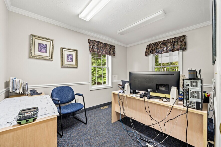 More Photos Of 15 Garden Rd, Plaistow Office For Sale