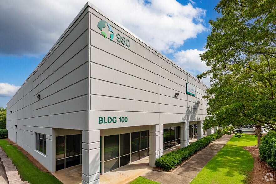 More Photos Of 980 Cobb Place Blvd, Kennesaw Warehouse For Lease