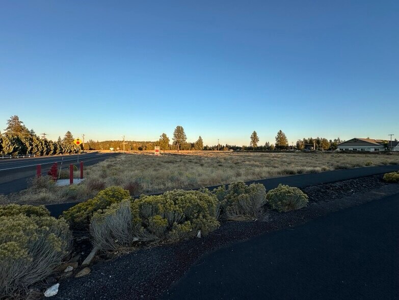 More Photos Of 0 Spruce St, Sisters Land For Sale