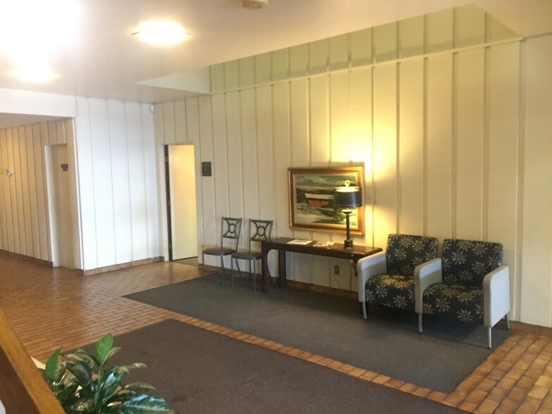 More Photos Of 303 S Main St, Mishawaka Medical For Lease