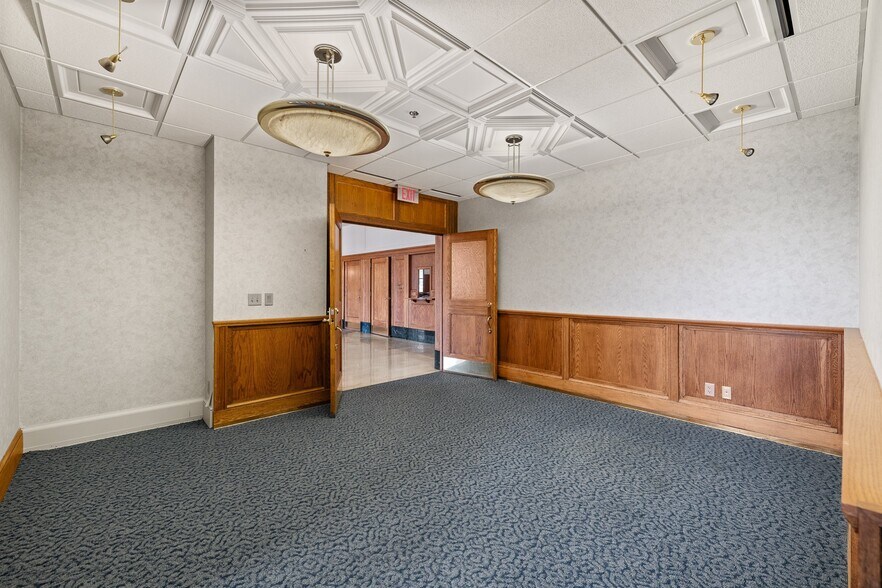 More Photos Of 380 N Main St, Mansfield Office Residential For Sale